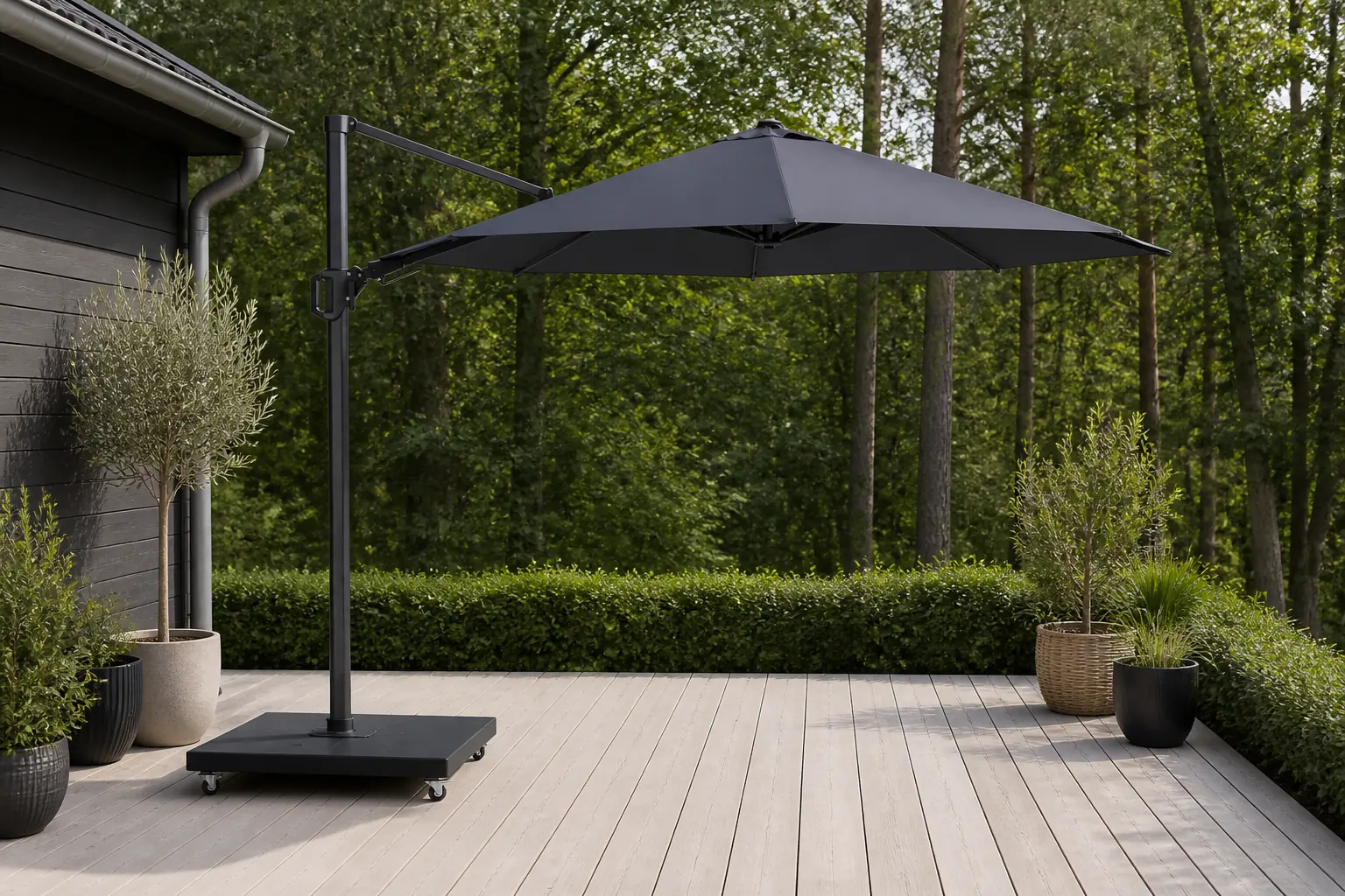 Sfeerfoto van Platinum Challenger T² zweefparasol | Ø350cm rond met Monza parasolvoet 90kg | antraciet