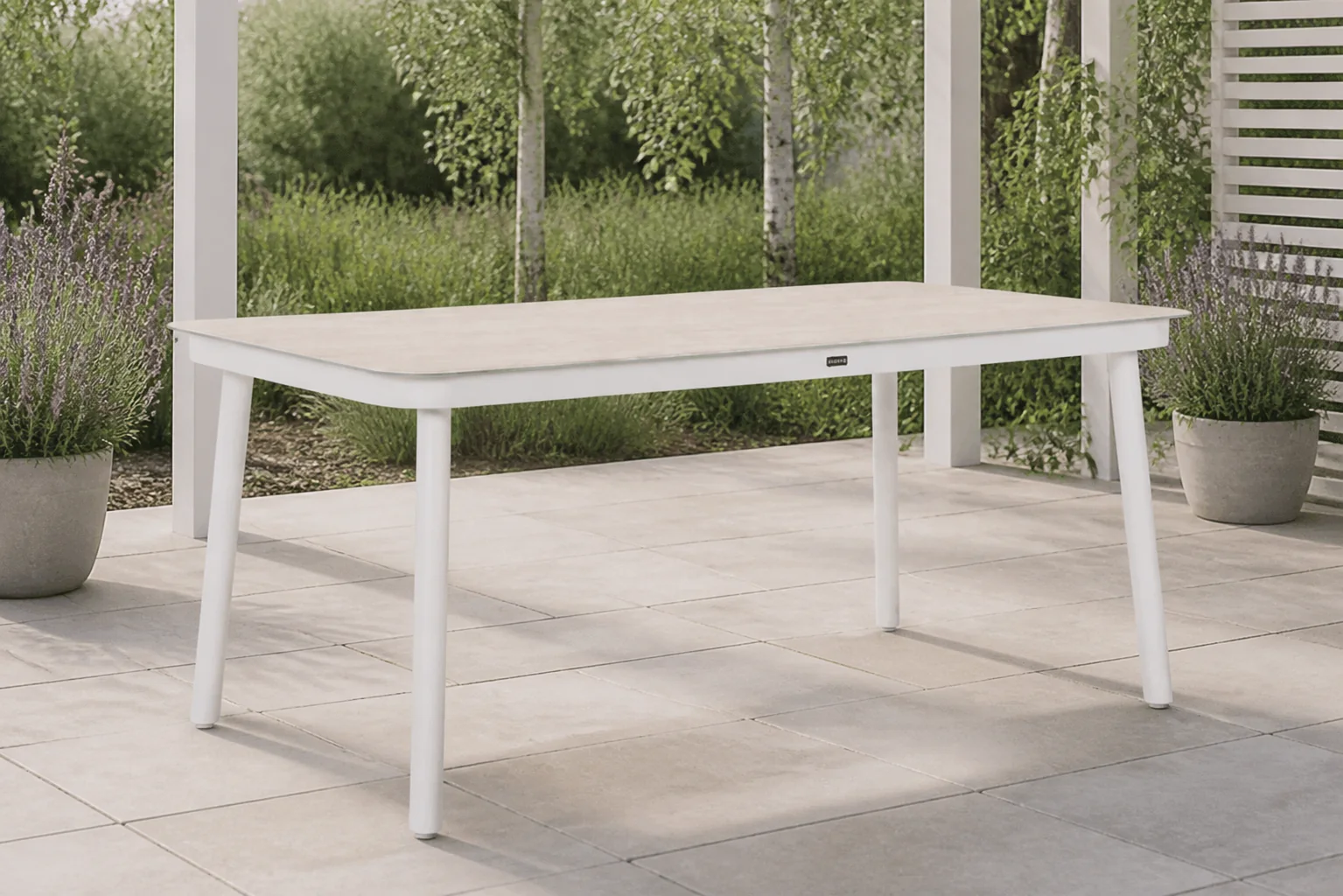 Sfeerfoto van Lifestyle Garden Furniture Tavona dining tuintafel 160×90 cm – Wit