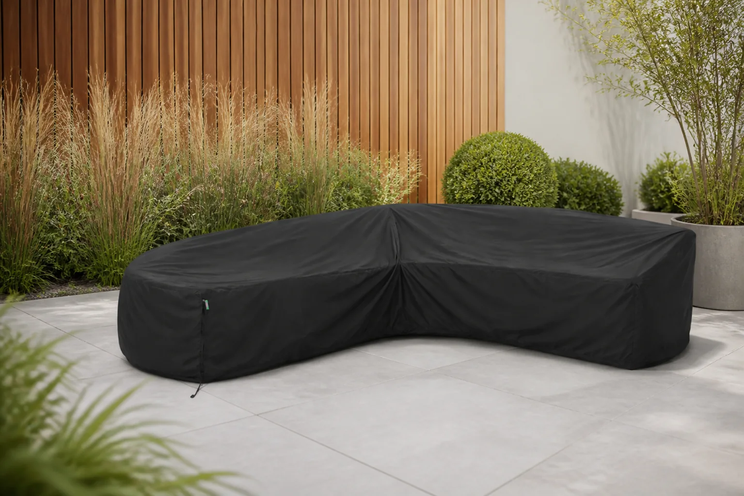 Sfeerfoto van Outdoor Cover loungesethoes organisch (lugo serie) – Transparant