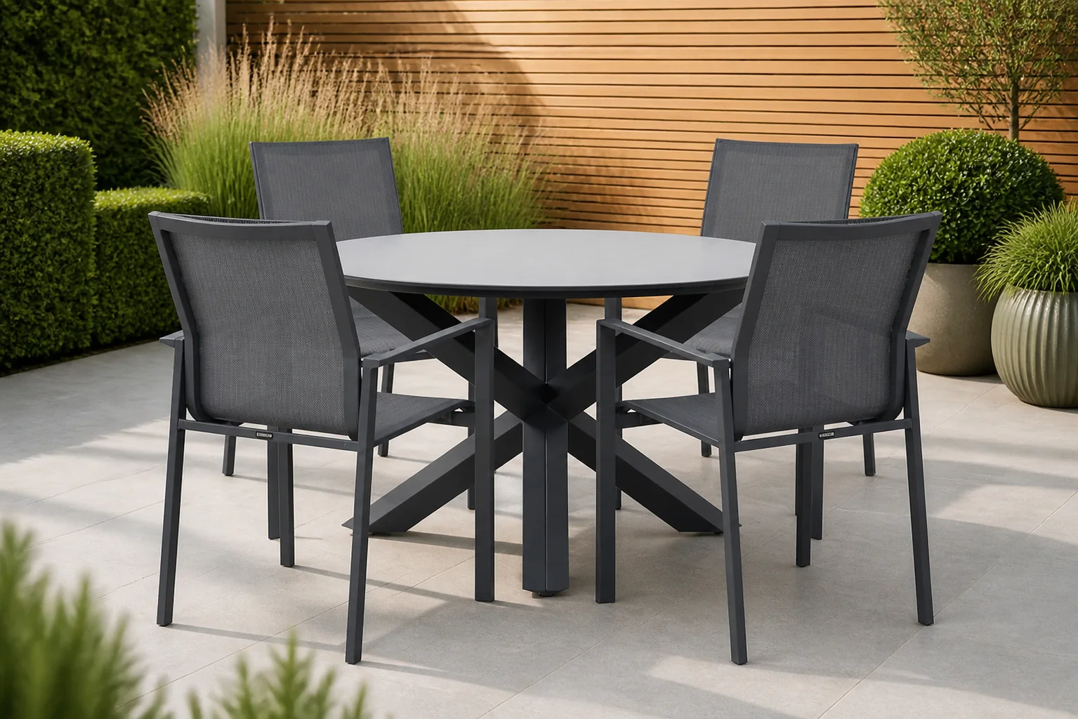 Sfeerfoto van Lifestyle Garden Furniture Timo/Orino 130 cm dining tuinset 5-delig – Grijs-antraciet