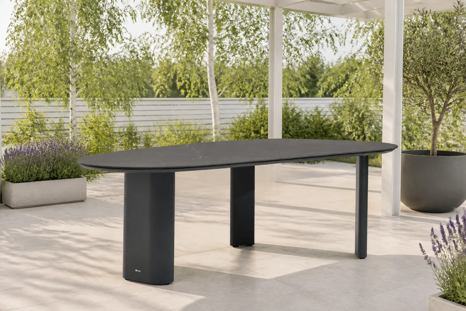 Sfeerfoto van Coco Weave dining tuintafel 240 x 120 cm – Grijs-antraciet