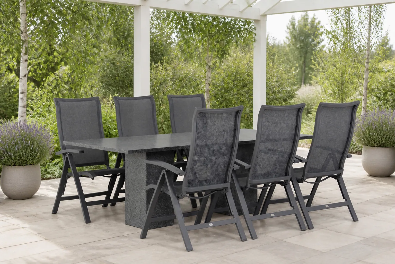 Sfeerfoto van Presto Lucardo/Graniet 220 cm dining tuinset 7-delig – Grijs-antraciet