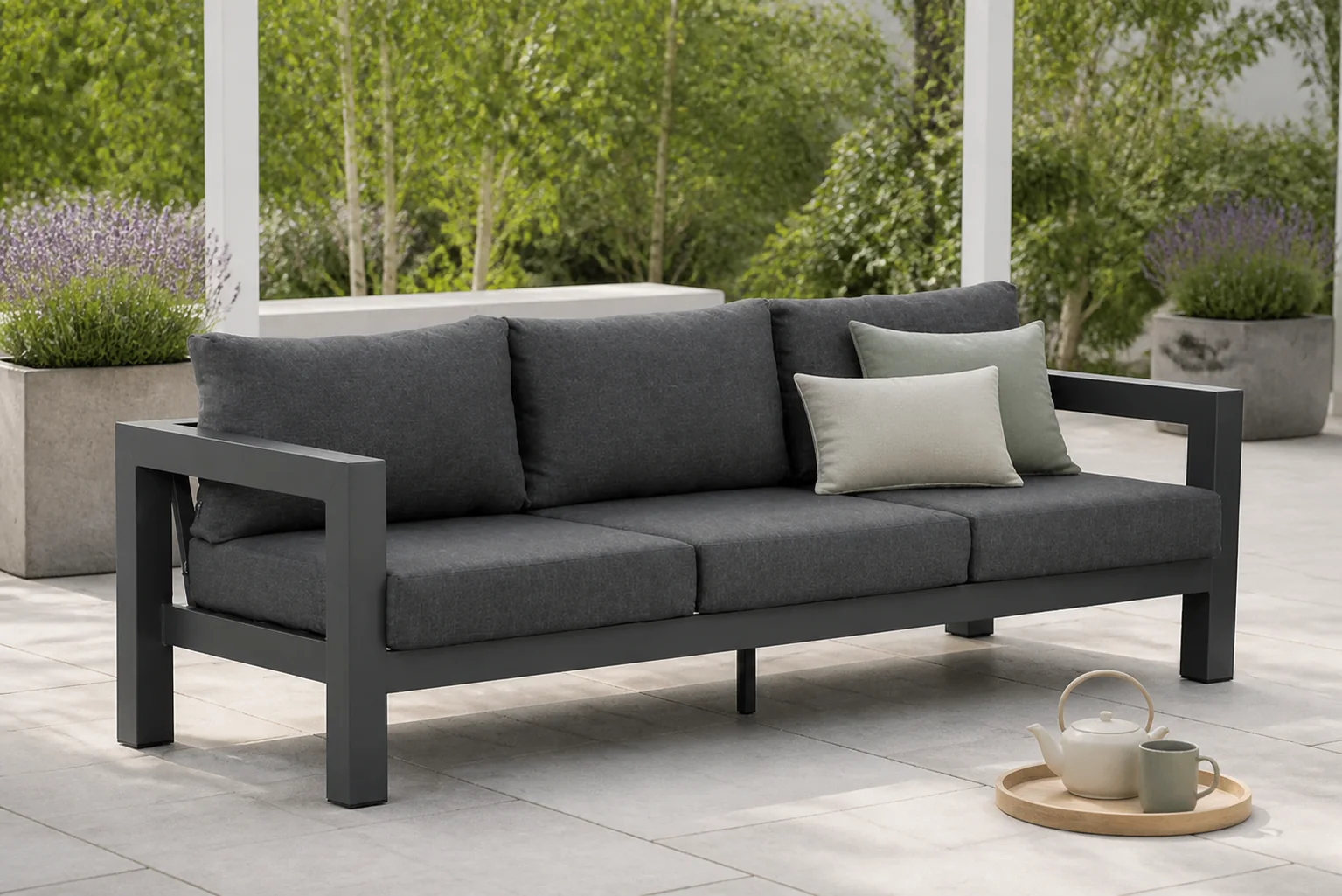 Sfeerfoto van Lifestyle Garden Furniture Luca lounge tuinbank 3-zits – Grijs-antraciet
