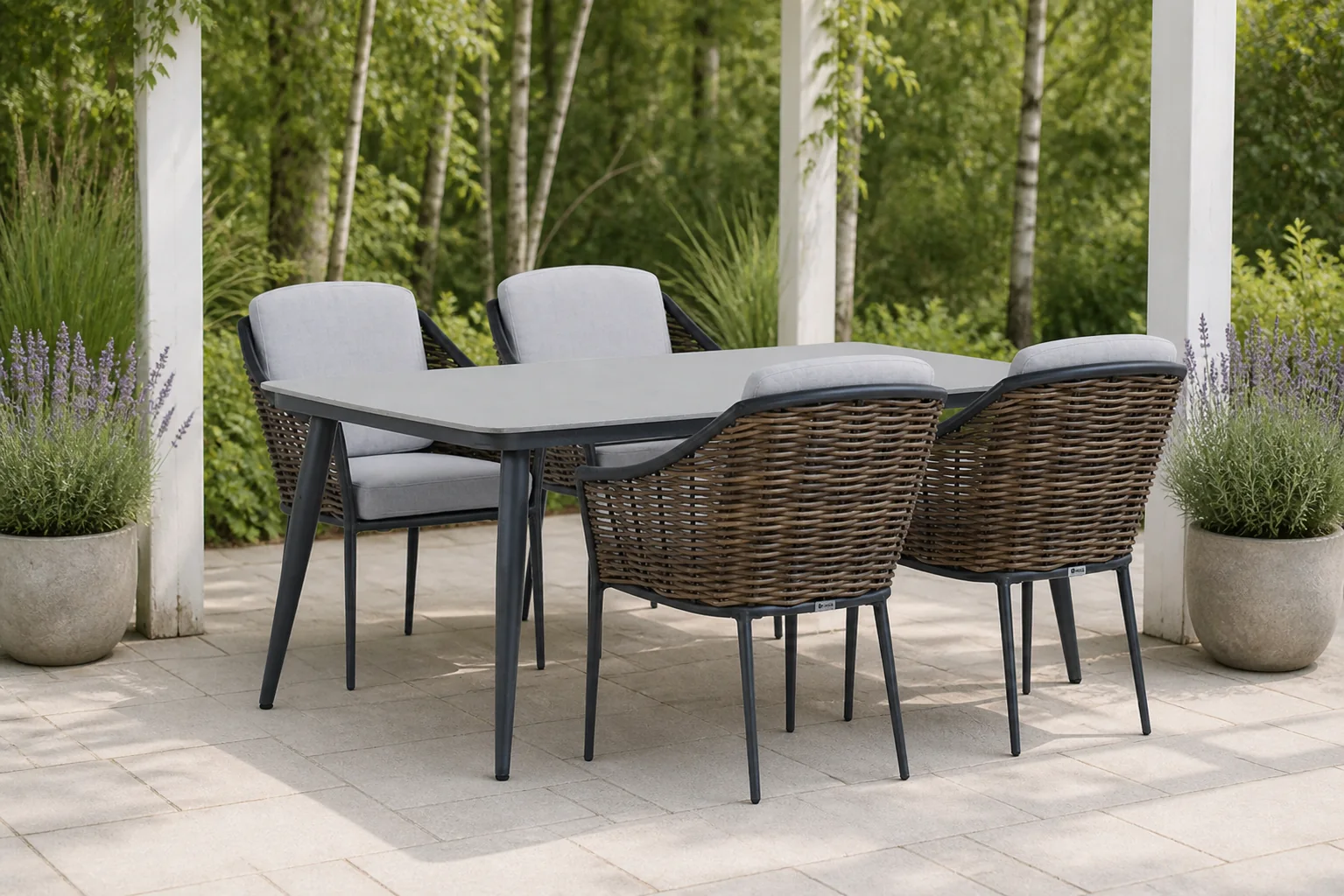 Sfeerfoto van Coco Olivine/Vienna 180 cm dining tuinset 5-delig – Grijs-antraciet