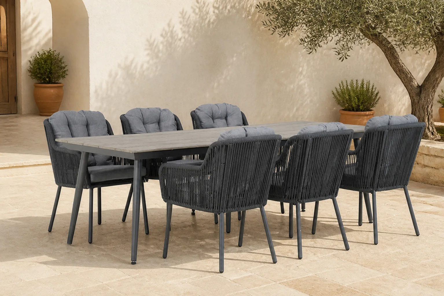 Sfeerfoto van Santika Furniture Tendenza/Matale 240 cm dining tuinset 7-delig – Grijs-antraciet