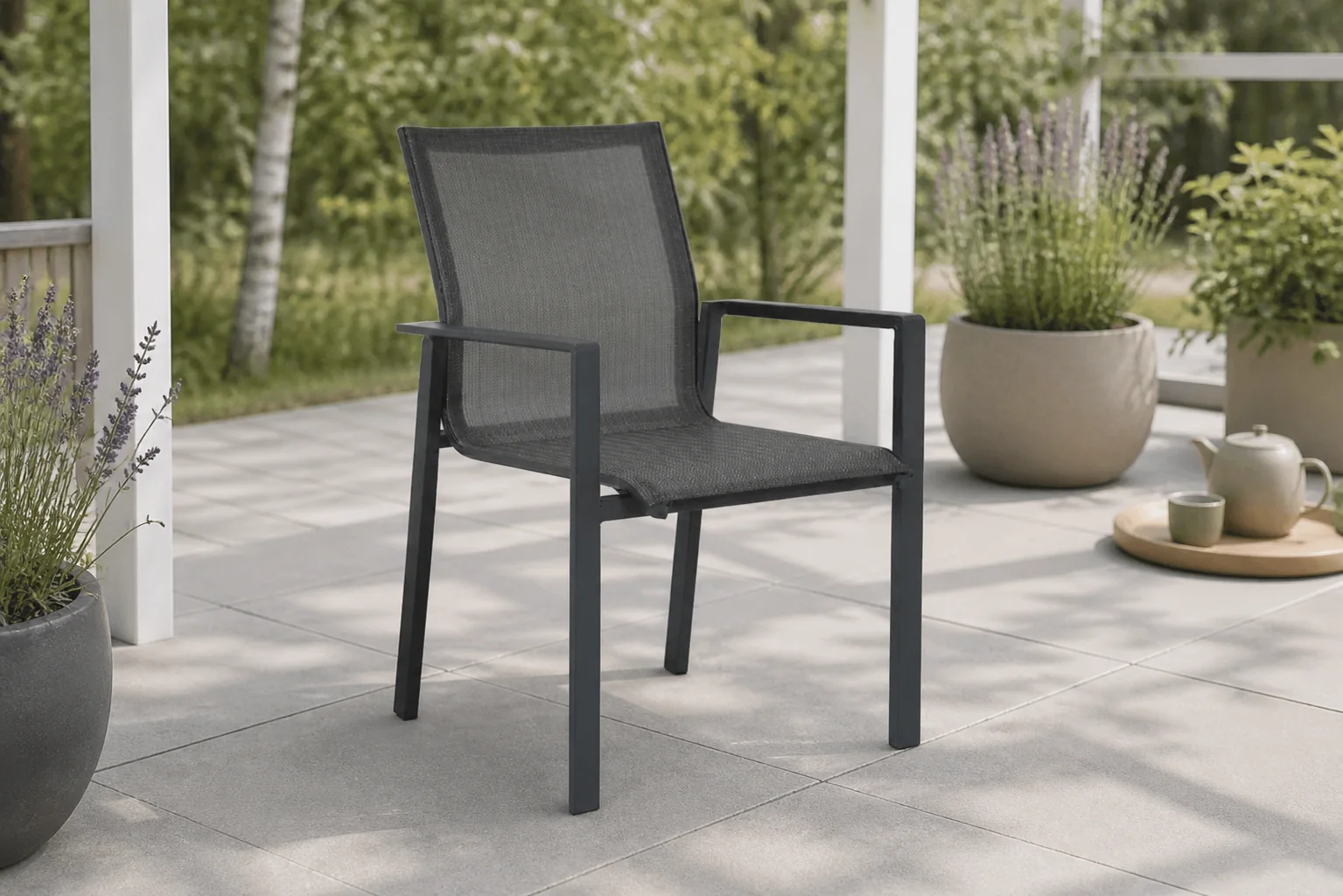 Sfeerfoto van Lifestyle Garden Furniture Timo dining tuinstoel – Grijs-antraciet