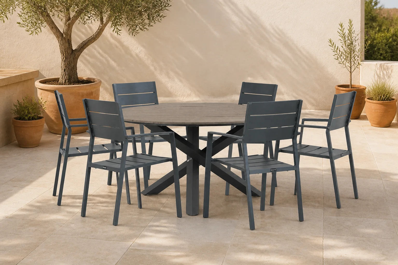 Sfeerfoto van Lifestyle Garden Furniture Stella/Ancona 150 cm rond dining tuinset 7-delig – Grijs-antraciet