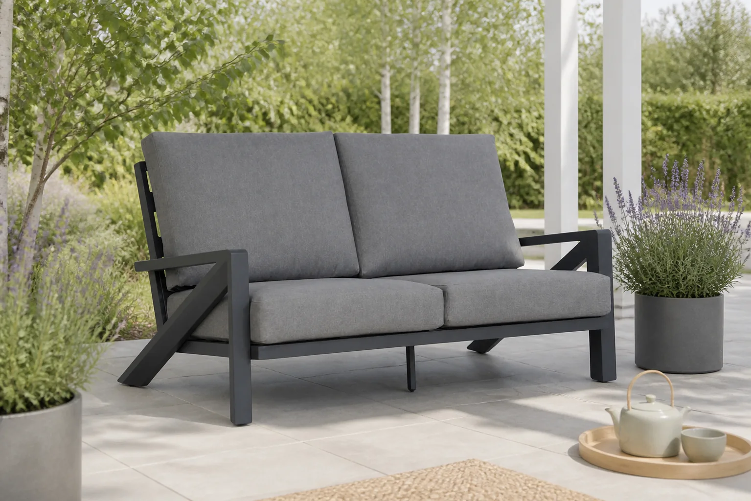 Sfeerfoto van Santika Furniture Cinta lounge tuinbank 2,5-zits – Grijs-antraciet