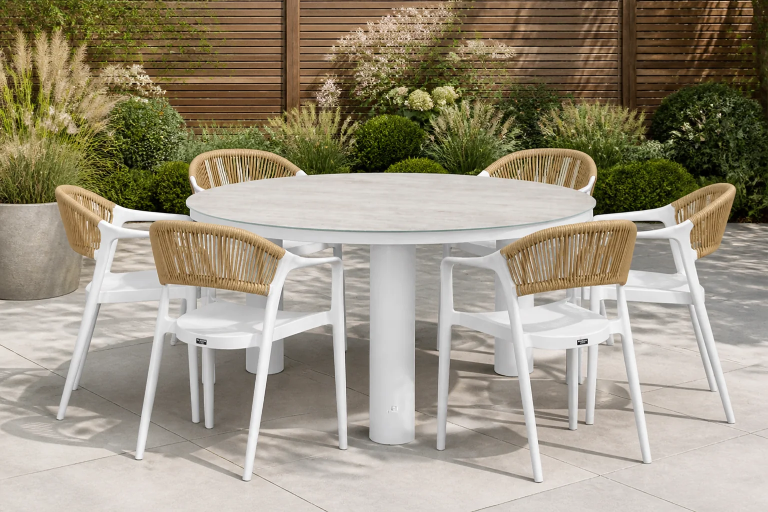 Sfeerfoto van Domani Furniture Toscano/Arancia 150 cm dining tuinset 7-delig – Wit