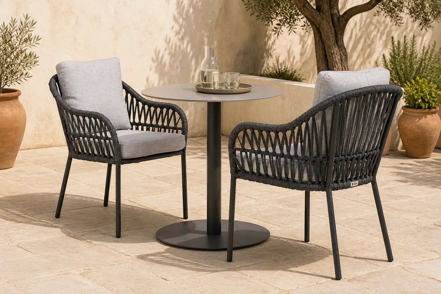Sfeerfoto van Coco Puerto/Como 70 cm dining tuinset 3-delig – Grijs-antraciet