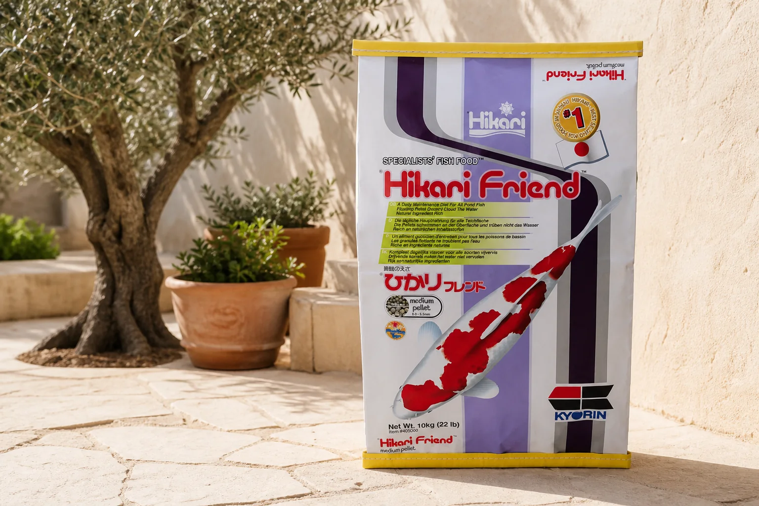 Sfeerfoto van Hikari Friend Medium 10 Kg vissenvoer