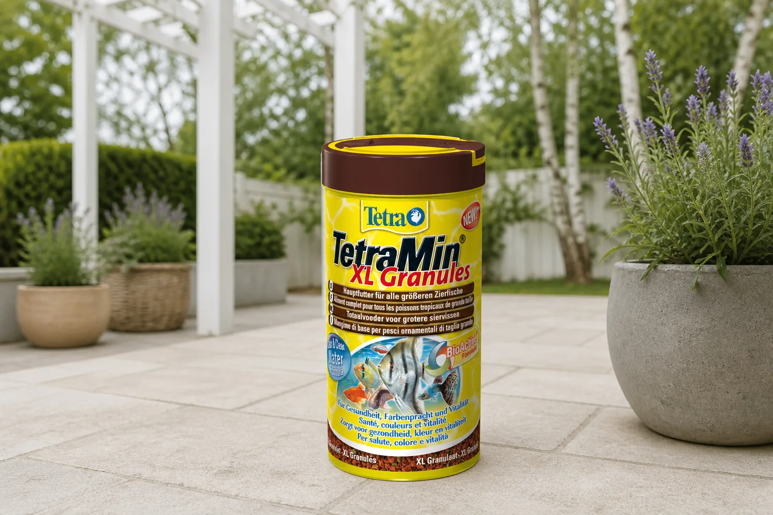 Sfeerfoto van Tetra Min granulaat XL bio-active 250 ml Vis Gebr. de Boon – Zie Foto