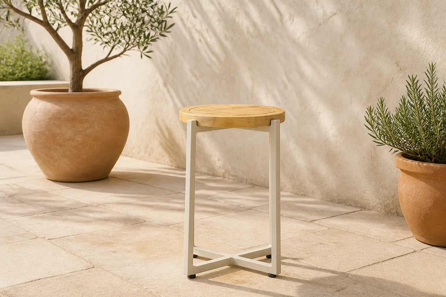 Sfeerfoto van Apple Bee Milou loungetafel 34 cm – Transparant