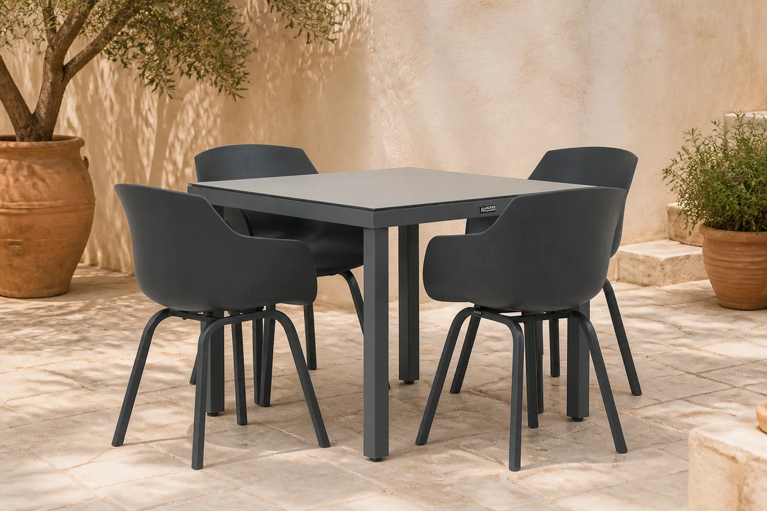 Sfeerfoto van Lifestyle Garden Furniture Salina/Porto 90 cm dining tuinset 5-delig – Grijs-antraciet