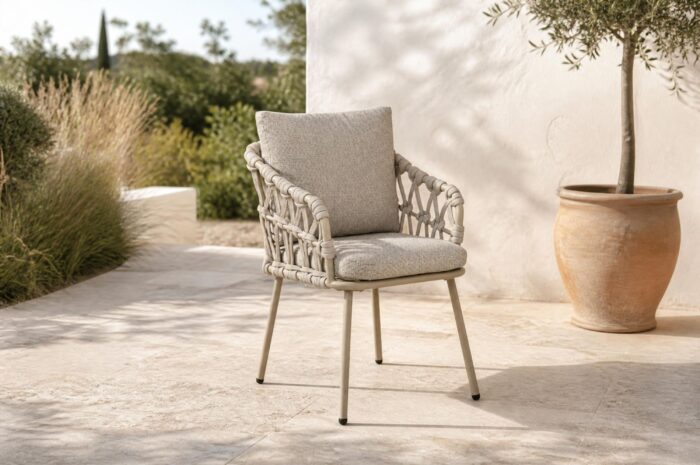 Coco Oliva dining tuinstoel – Zand/Beige