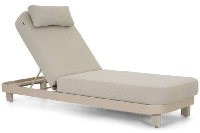 Santika Furniture Nanda ligbed – Zand/Beige