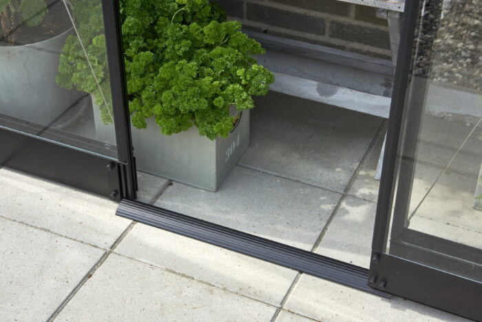 Royal well Fundering Qube Lean-to 24 – zwart