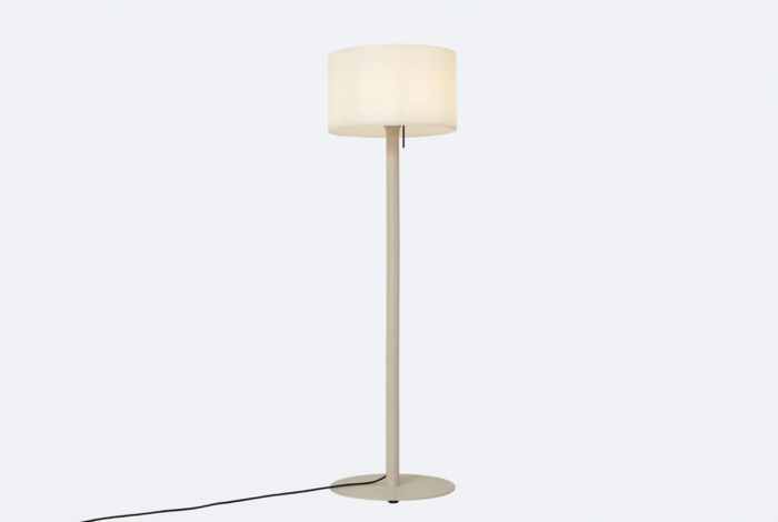 Scandinavische buiten vloerlamp beige met witte kap IP44 Mississippi – Zand/Beige